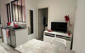 Studio tout équipé avec chambre indépendante